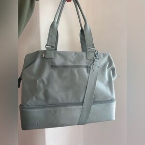 BEIS Weekender Bag in Sage